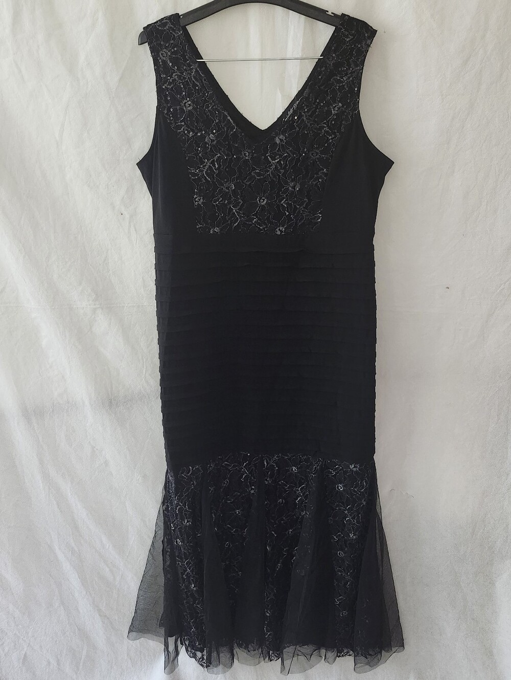 Candalite Petite Black Sleeveless V-Neck Lace & Tiered Mesh Hem Dress Sz PXL